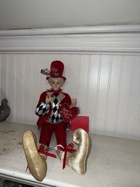 Cynthia Rowley Elf Posable Valentine’s Day shelf sitter